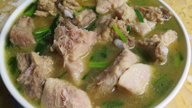 Canh khoai sọ cung cấp đầy đủ chất dinh dưỡng từ tinh bột, chất đạm đến chất xơ