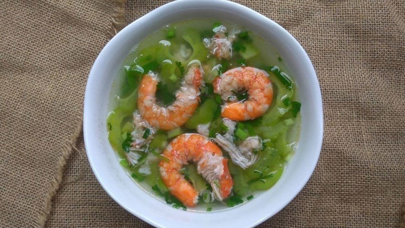 Canh mướp đắng tôm tươi hấp dẫn, vị ngọt tự nhiên