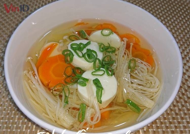 Canh nấm kim châm đậu hũ với hương vị hấp dẫn