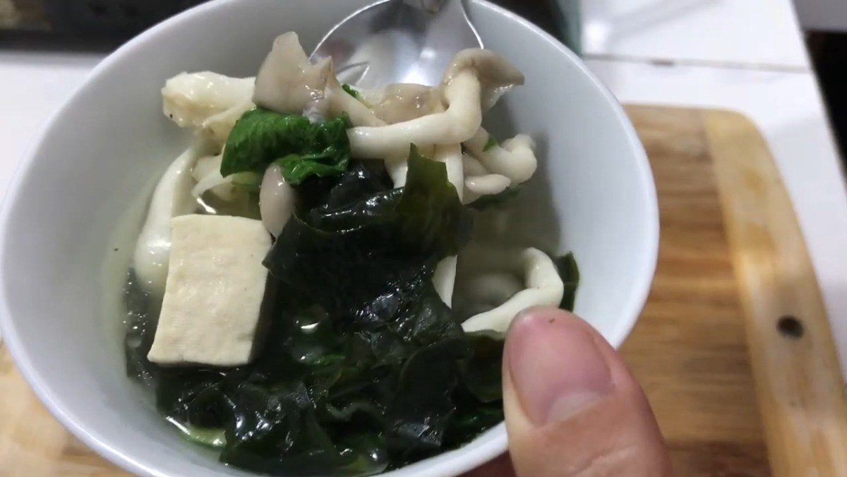Canh rau cải ngọt rong biển chay ngon