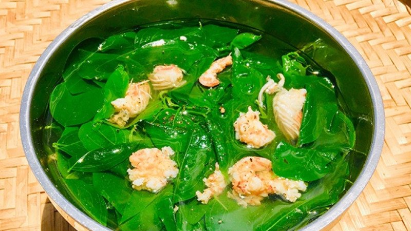 Canh tôm rau ngót cung cấp đầy đủ các chất dinh dưỡng