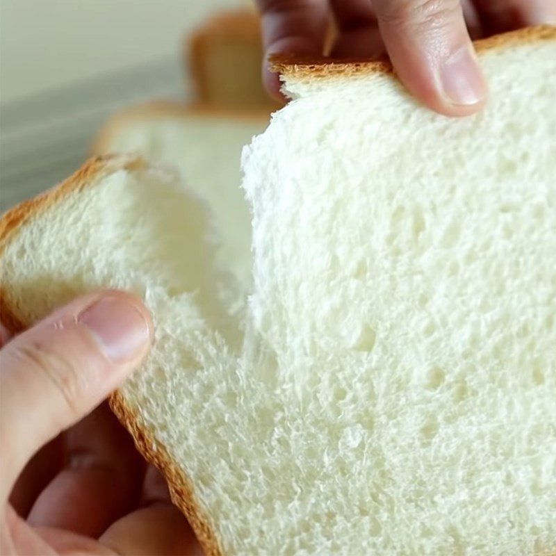 Cấu trúc ruột bánh mì sandwich dai mềm, trắng xốp