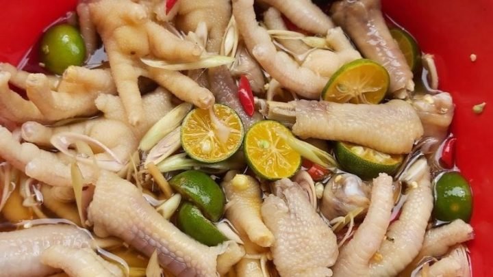 Chân gà luộc thanh đạm