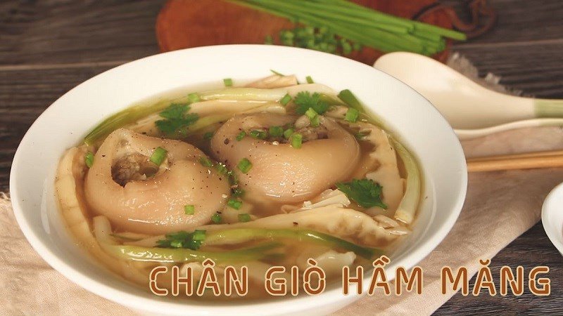 Chân giò hầm măng tươi chuẩn vị miền Bắc