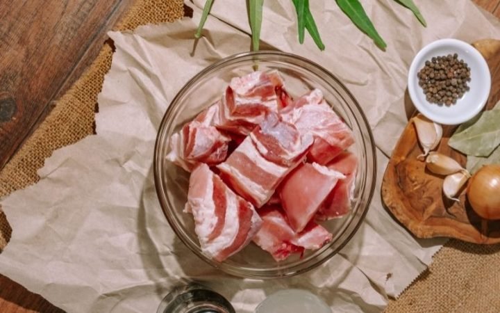 Chân giò heo luộc thơm ngon bổ dưỡng