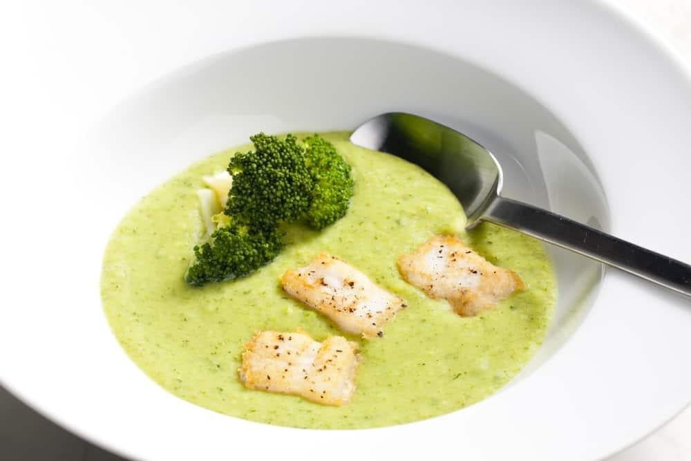 Cháo cá thu bông cải xanh giàu vitamin cho bé