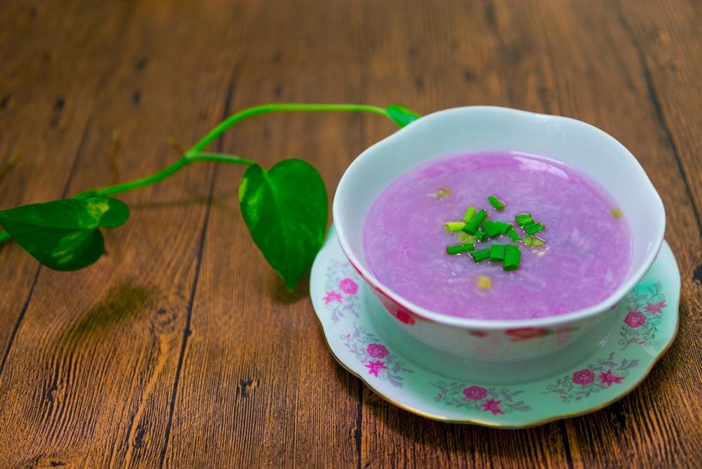 Cháo cua đồng khoai mỡ cho bé ăn dặm