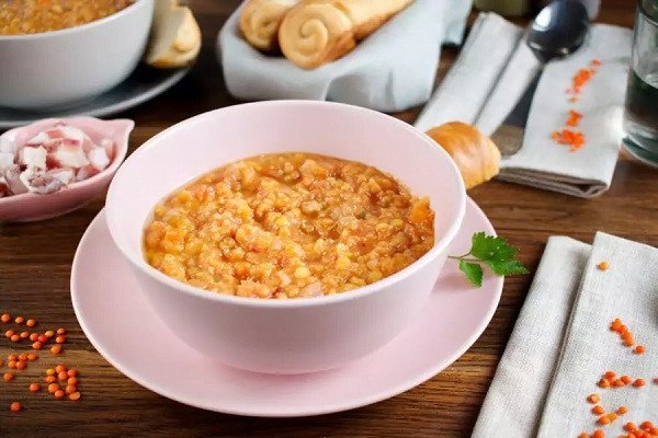 Cháo đậu lăng đỏ thịt băm cho bé