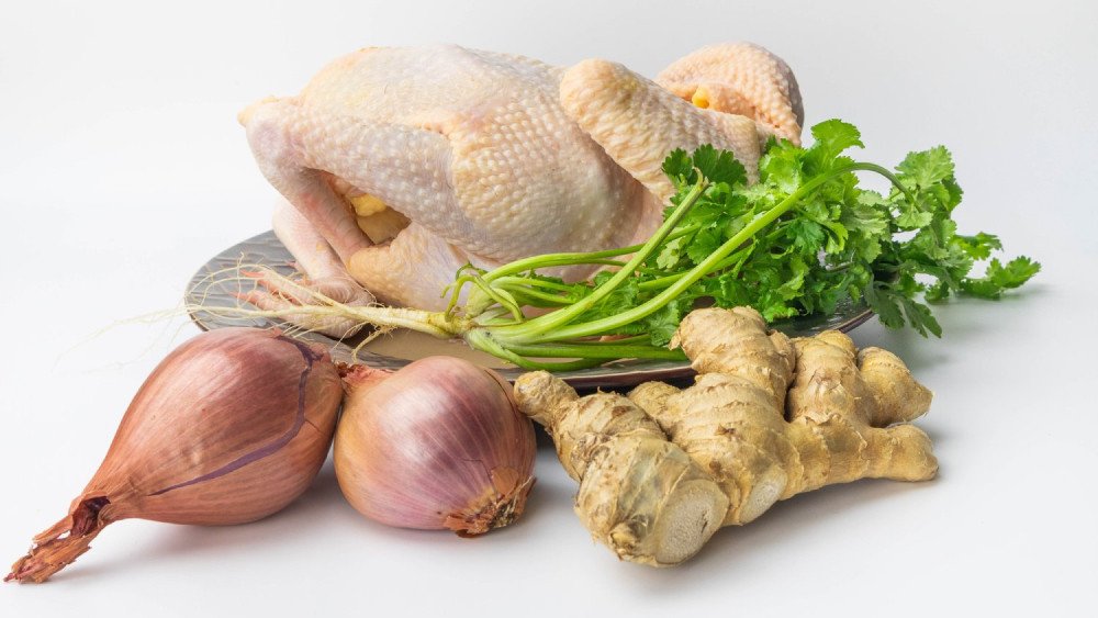 Cháo gà thơm ngon, sánh mịn, tượng trưng cho những lưu ý quan trọng để món ăn thêm hoàn hảo.