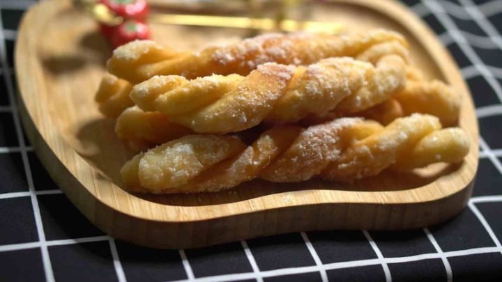 Cháo quẩy bao nhiêu calo và các loại bánh quẩy
