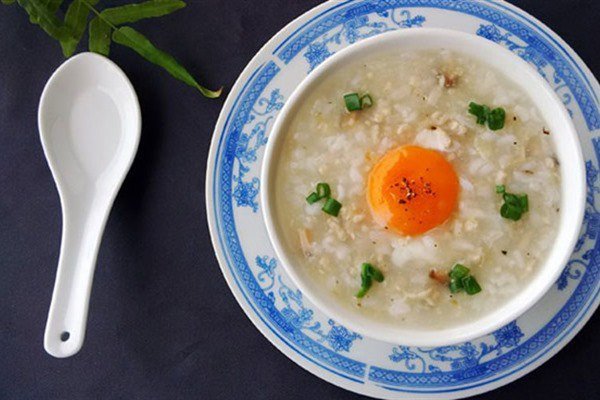 Cháo thịt băm trứng gà