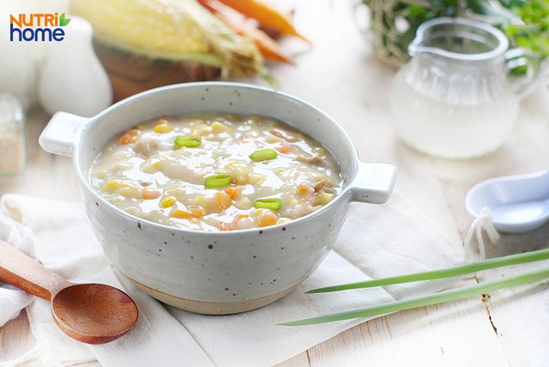 Cháo thịt heo cà rốt cho bé 1 tuổi