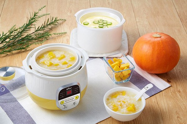 Cháo thơm ngon nấu bằng nồi nấu chậm qua đêm tiện lợi cho bữa sáng