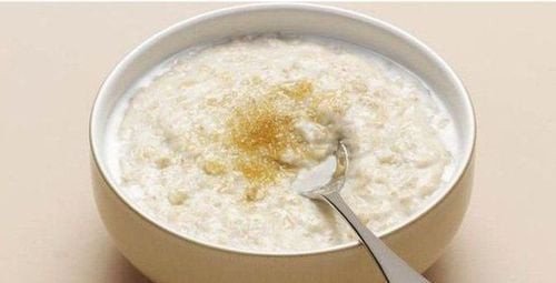 Cháo tiểu mạch là lựa chọn dinh dưỡng tốt, giúp người bệnh tiểu đường kiểm soát đường huyết hiệu quả.