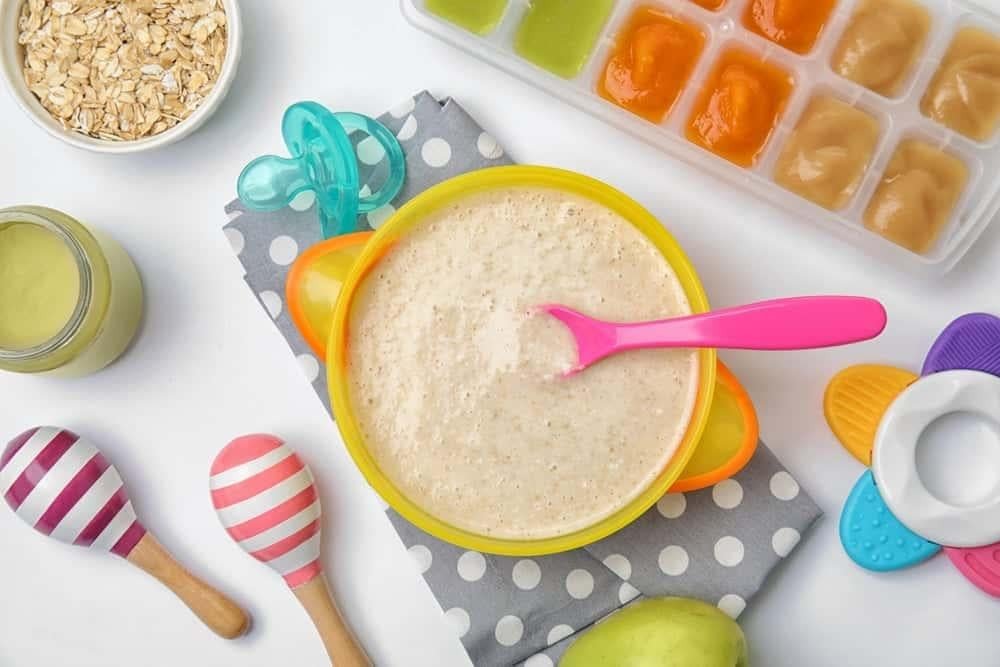 Cháo yến mạch sườn non rau cải xanh đậm đà, cung cấp đạm