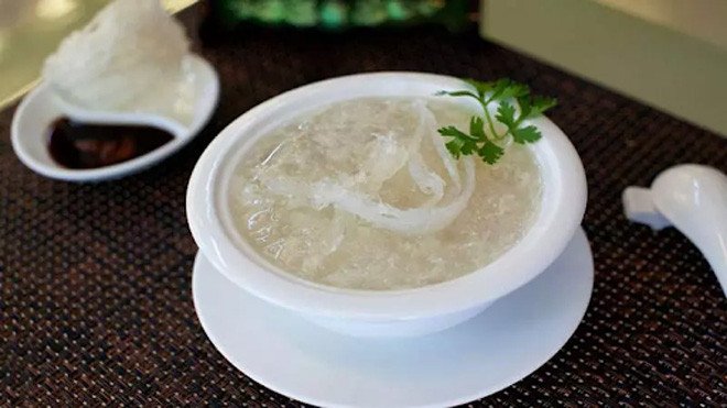 Cháo yến sào bồi bổ, rất tốt trong cách nấu cháo cho người già bị ốm