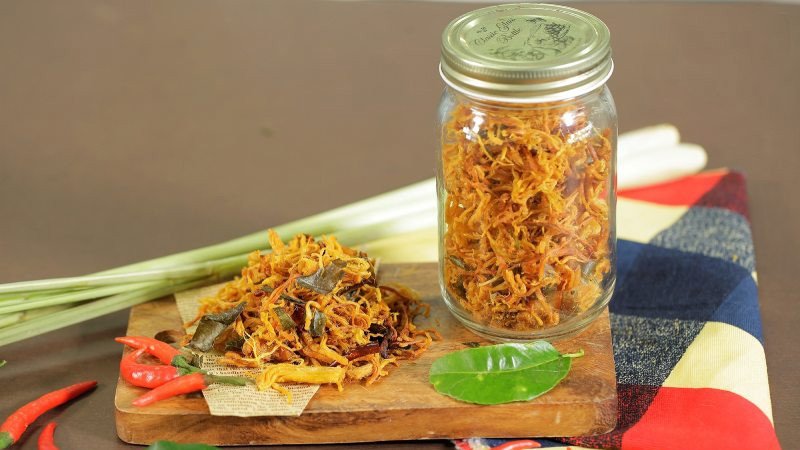 Chế biến khô gà lá chanh trong lò vi sóng