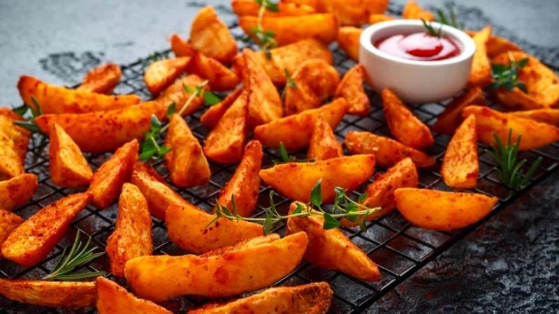 Chế biến khoai tây ít dầu mỡ giúp kiểm soát cân nặng hiệu quả