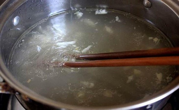 Chế biến lẩu nấm thái chay