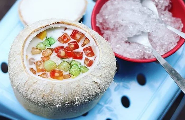 Chè củ năng trái dừa nhiều màu sắc và thanh mát