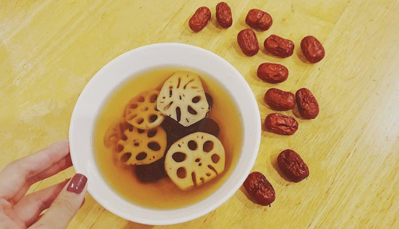 Chè củ sen táo đỏ thơm ngon