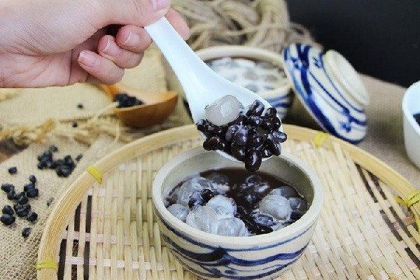 Chè đậu đen bột lọc nấu bằng nồi cơm điện