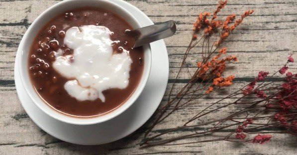 Chè đậu đỏ nước cốt dừa sánh mịn hấp dẫn