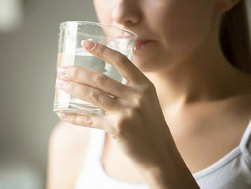 Chế độ ăn uống khoa học, kết hợp bánh đúc với rau xanh để giảm cân