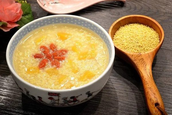 Chè hạt kê bí đỏ thanh mát