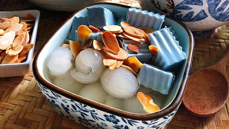 Chè khúc bạch mát lạnh, một lựa chọn chè ít calo hơn