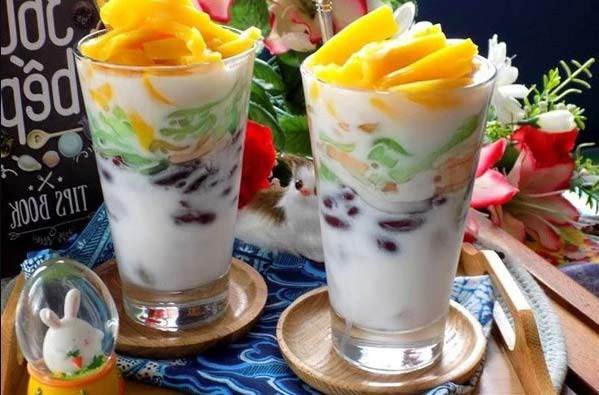 Chè Thái hấp dẫn với đa dạng topping và nước cốt chè thái