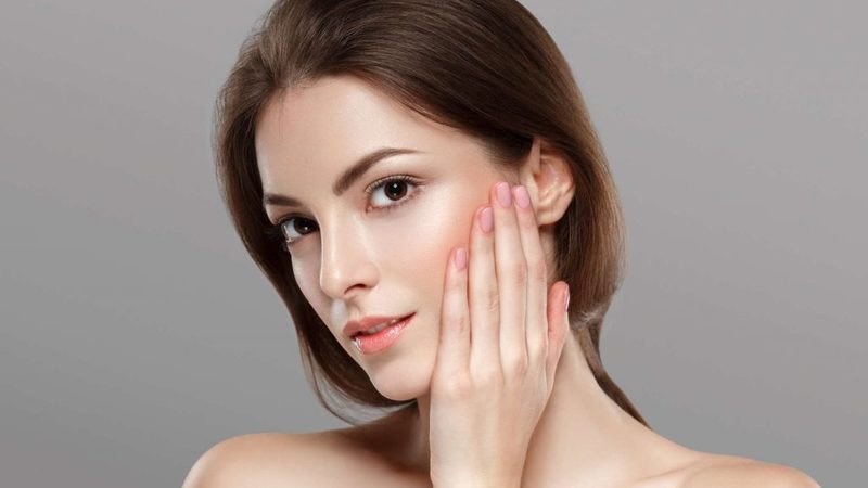 Chè Thái với các loại trái cây tươi ngon không chỉ giải khát mà còn góp phần nuôi dưỡng làn da khỏe mạnh.