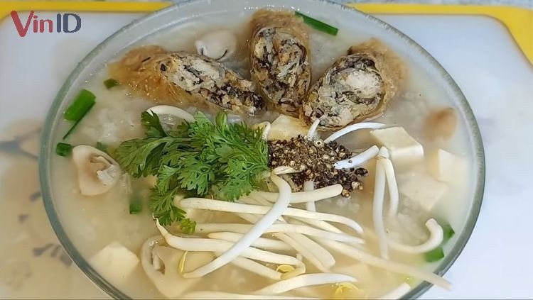 Chén cháo lòng chay đầy đủ, hấp dẫn như cháo lòng mặn