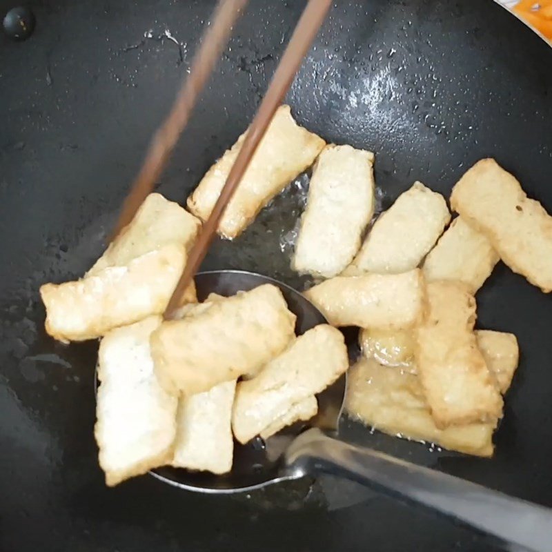 Chiên đậu hũ vàng đều