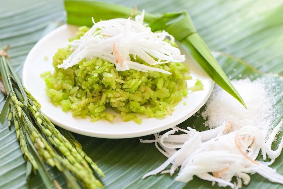 Cách Nấu Xôi Cốm Khô Dẻo Thơm Bằng Nồi Cơm Điện Chuẩn Vị Hà Nội Chọn cốm khô chất lượng cao cho món xôi