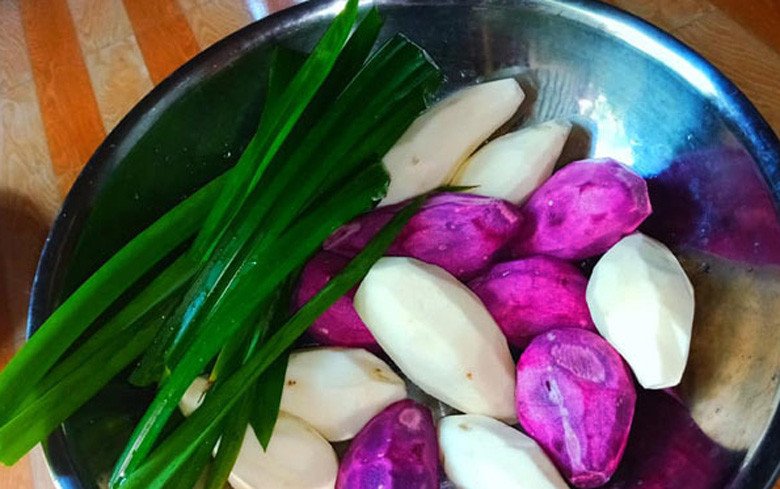 Chọn khoai lang và bột năng