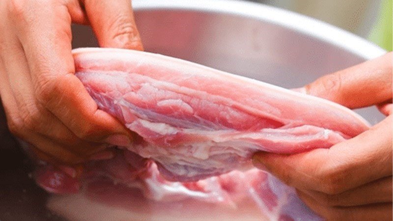 Chọn mua thịt heo bằm tươi ngon, đảm bảo nguồn gốc rõ ràng