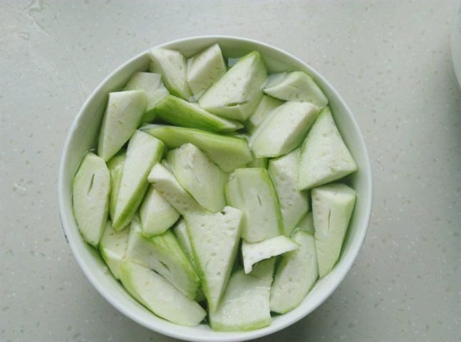 Chọn mướp tươi ngon không bị đen để xào