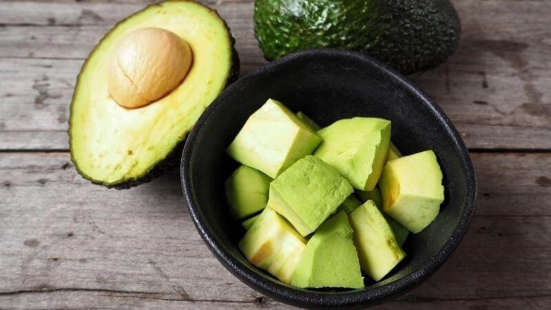 Chọn nguyên liệu tươi ngon để làm sốt bơ trứng