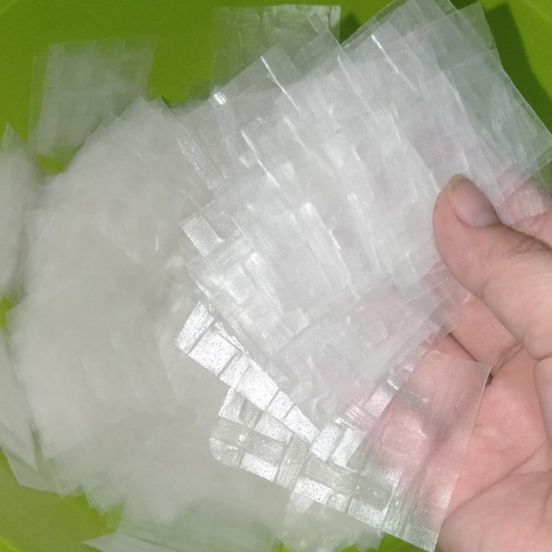 Chuẩn bị nguyên liệu làm bánh tráng trộn mỡ hành ruốc