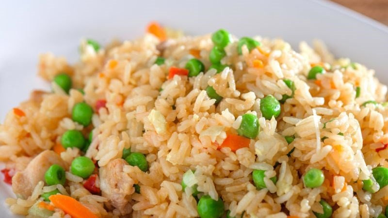 Cơm chiên rau củ thanh đạm, ít calo