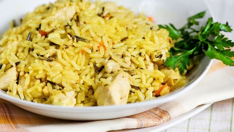 Cơm chiên thịt gà thơm lừng, dễ làm