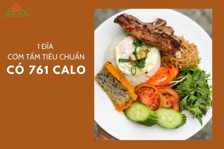 Cơm tấm đầy đủ, có chả trứng và sườn nướng