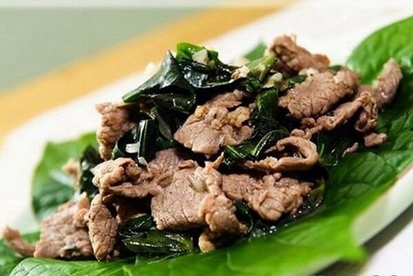 Công thức chế biến món thịt bò xào lá lốt thì vô cùng đơn giản
