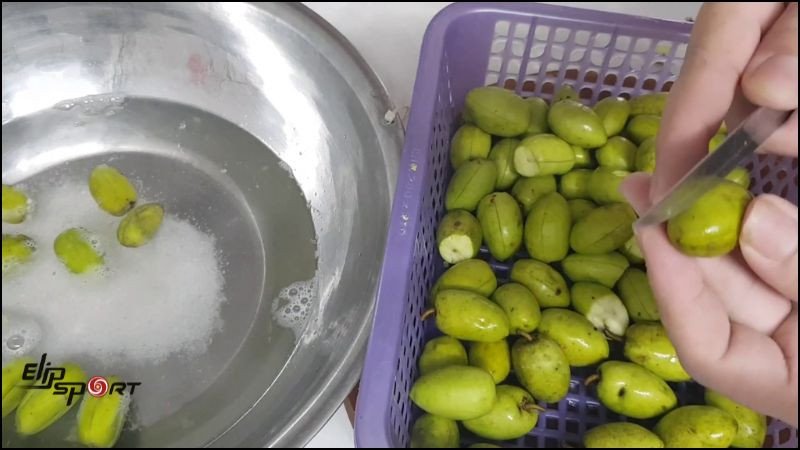 Công thức làm cà na ngâm chua ngọt tại nhà