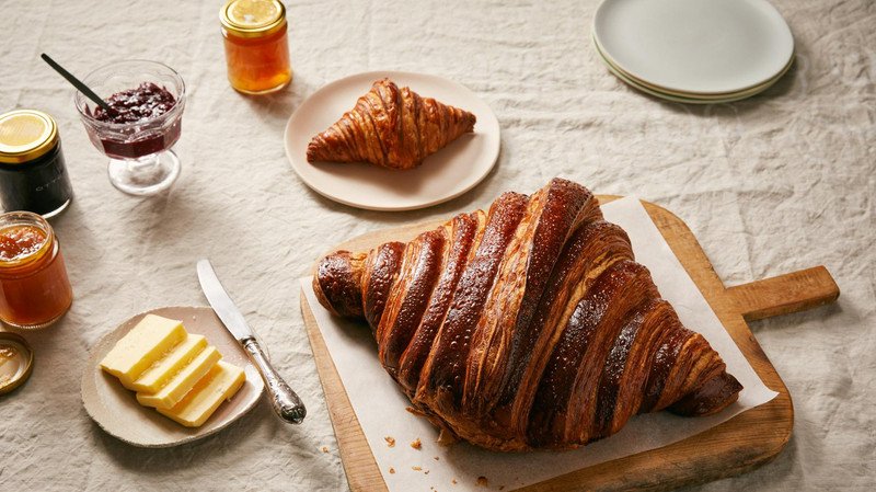 Croissant và cà phê cho bữa sáng
