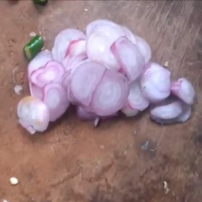 Củ cải khô đã ngâm và vắt ráo chuẩn bị chế biến