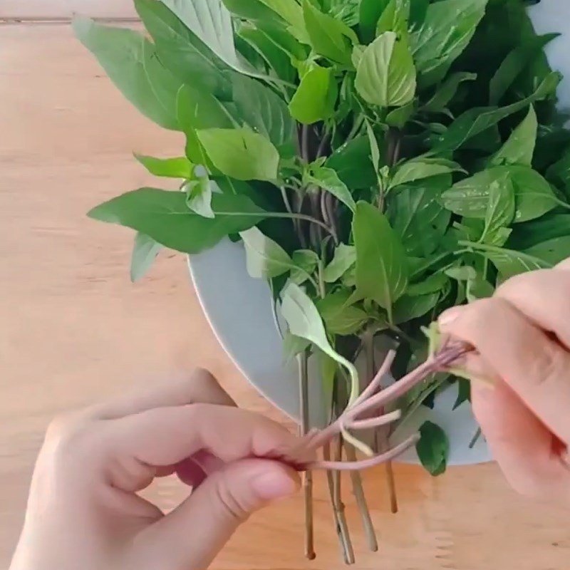 Đảm bảo vệ sinh khi chuẩn bị nấm cho món ăn chính