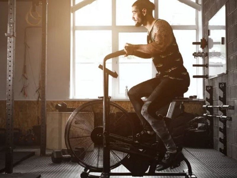 Đạp xe 5km để đốt cháy calo và tăng cường sức khỏe
