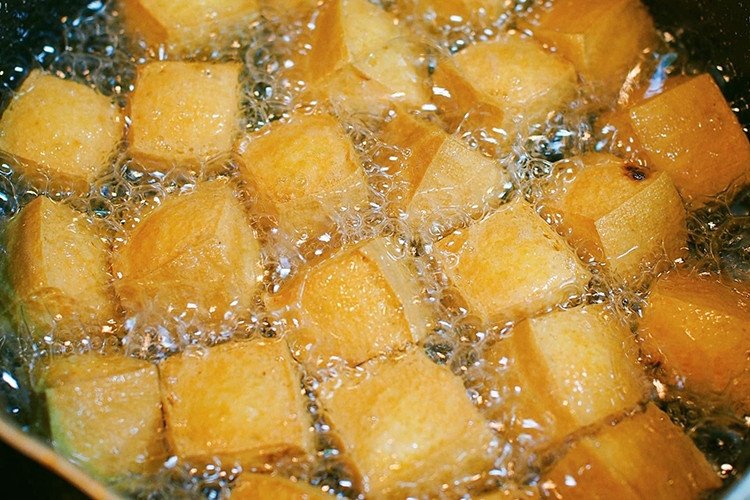 Đậu hũ vàng giòn sau khi chiên